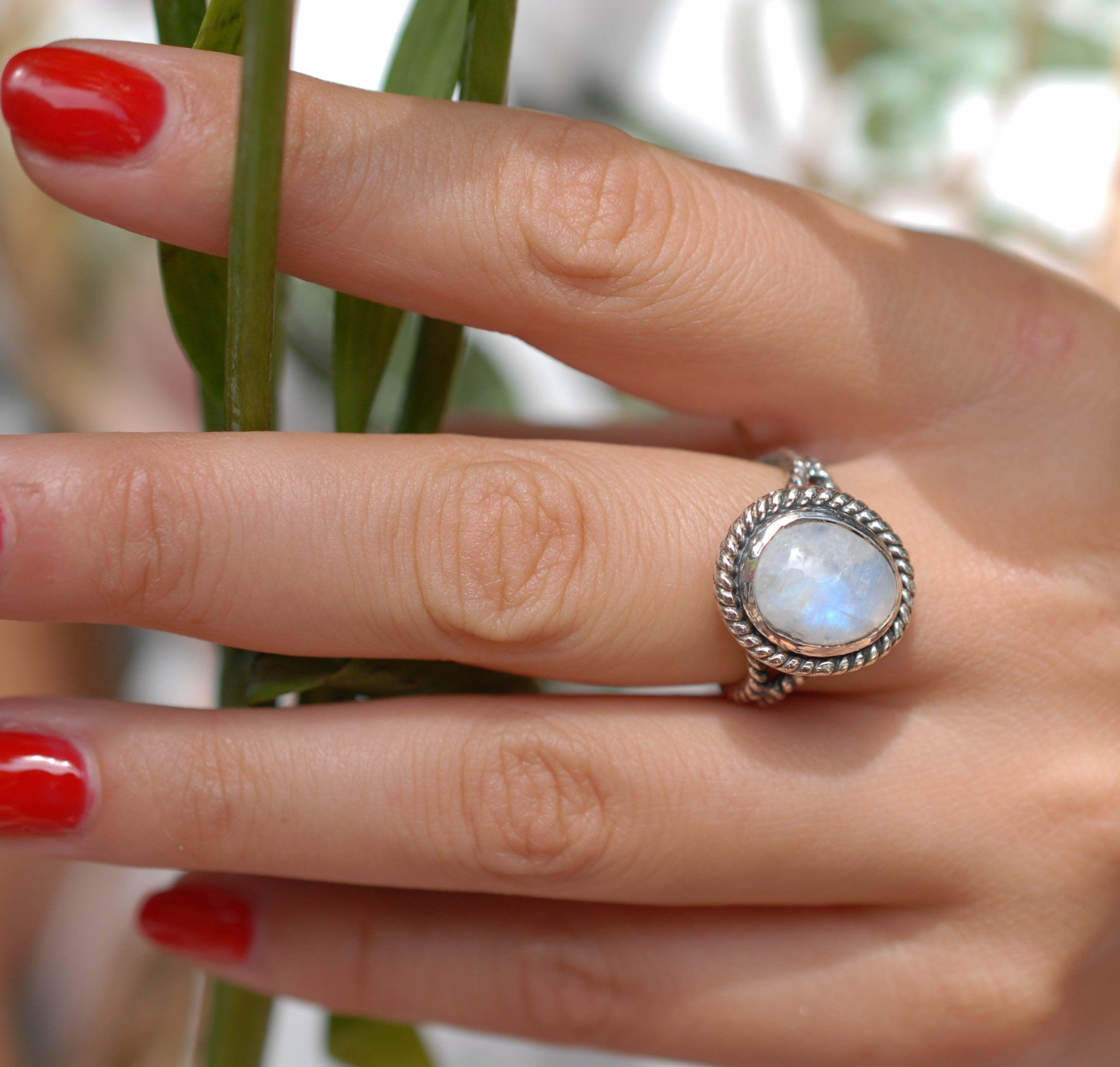 Round Moonstone Ring ~ Sterling Silver 925 ~MR030 - Maresia Jewelry