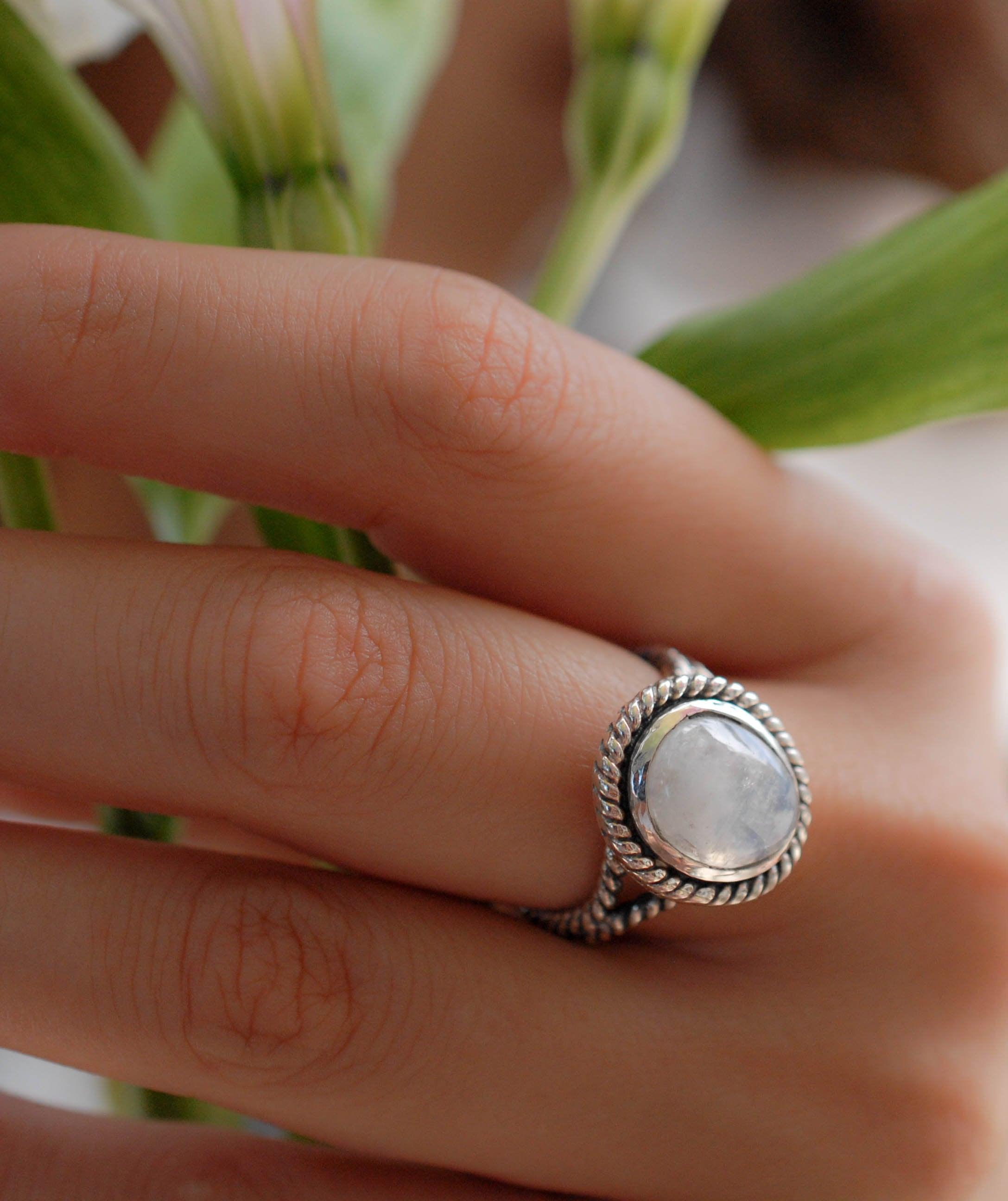 Round Moonstone Ring ~ Sterling Silver 925 ~MR030 - Maresia Jewelry