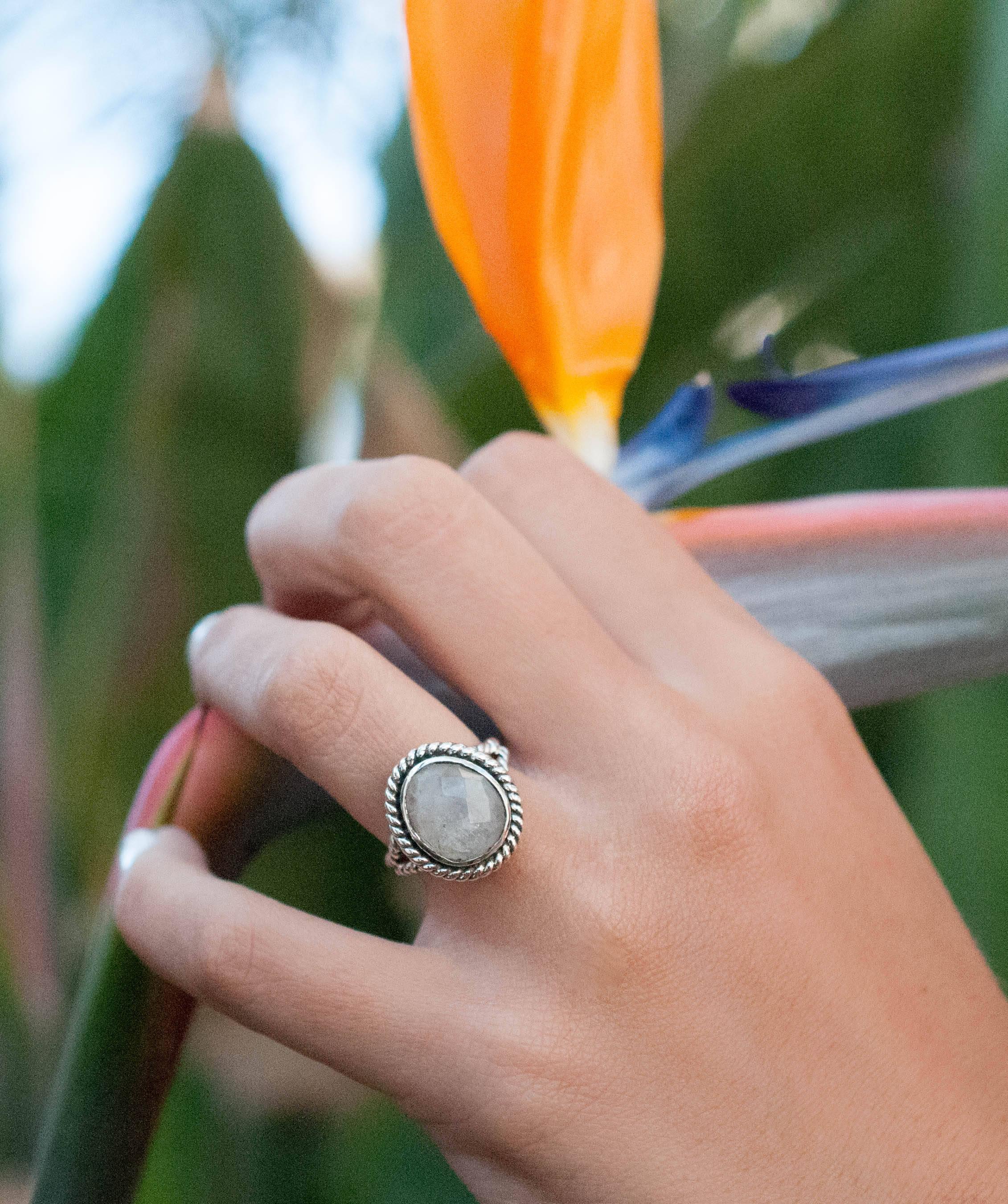 Round Moonstone Ring ~ Sterling Silver 925 ~MR030 - Maresia Jewelry