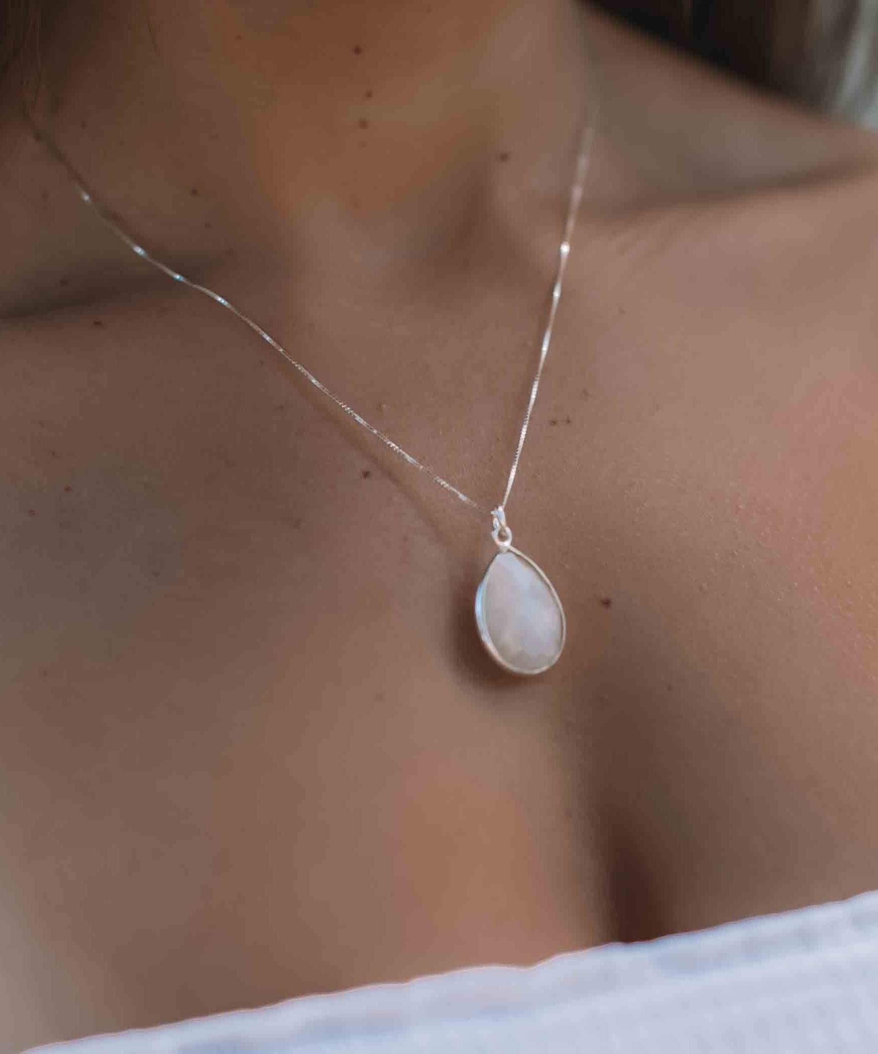 Suy Gemstone Necklace ~ Emerald ~ Sterling Silver 925 ~MN012 - Maresia Jewelry