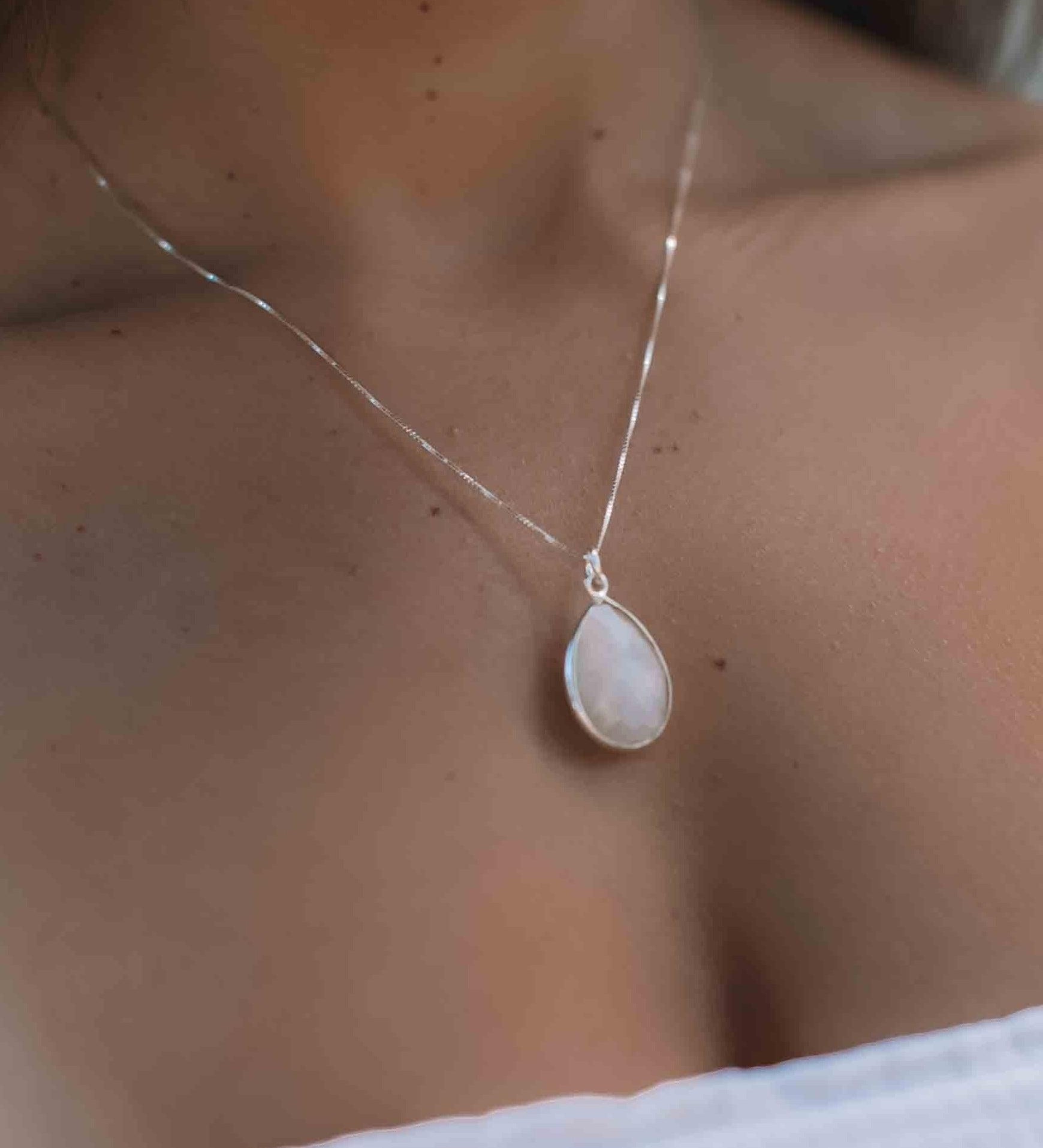 Suy Gemstone Necklace ~ Moonstone ~ Sterling Silver 925 ~MN012 - Maresia Jewelry